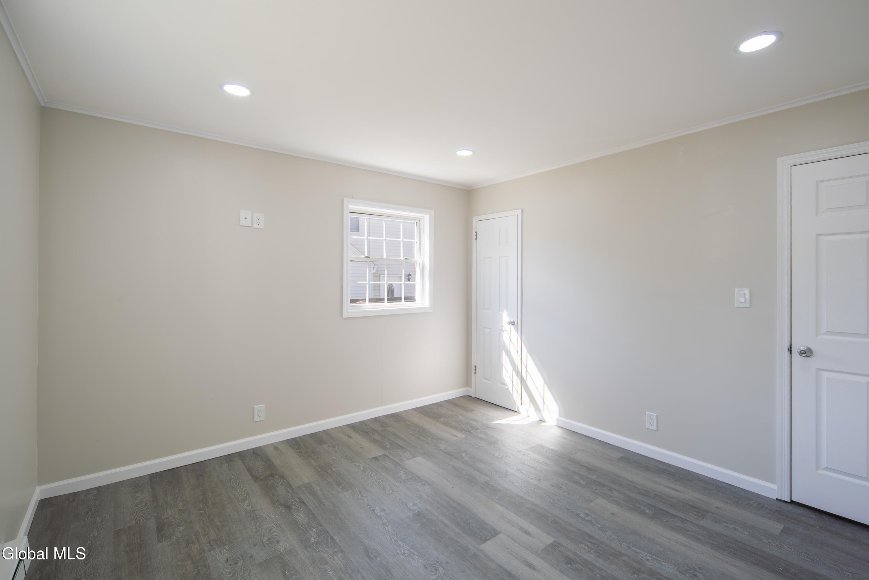 11 Luella Road Colonie, NY 12110 - Photo 16 of 38 016