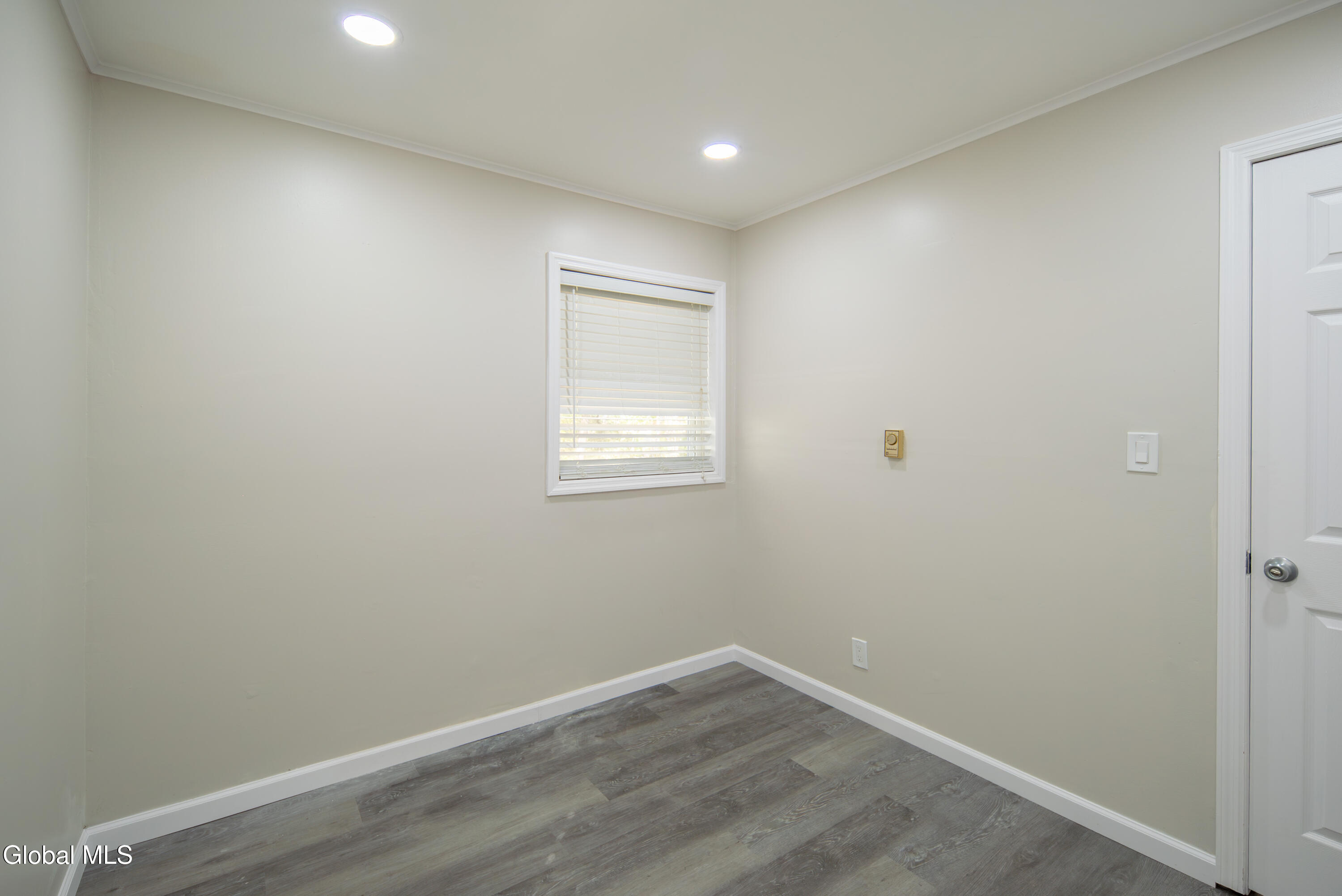 11 Luella Road Colonie, NY 12110 - Photo 19 of 38 019