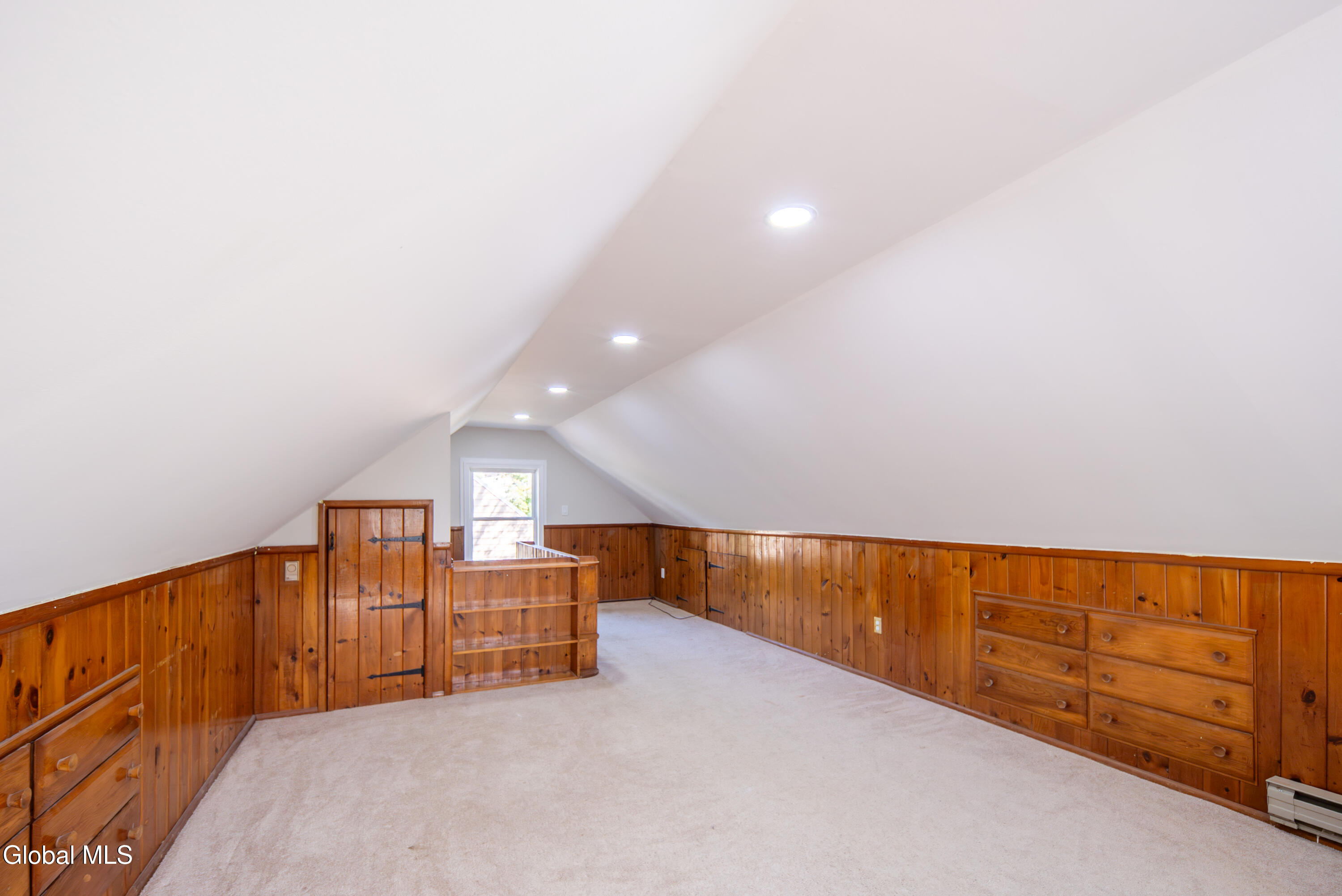 11 Luella Road Colonie, NY 12110 - Photo 27 of 38 027