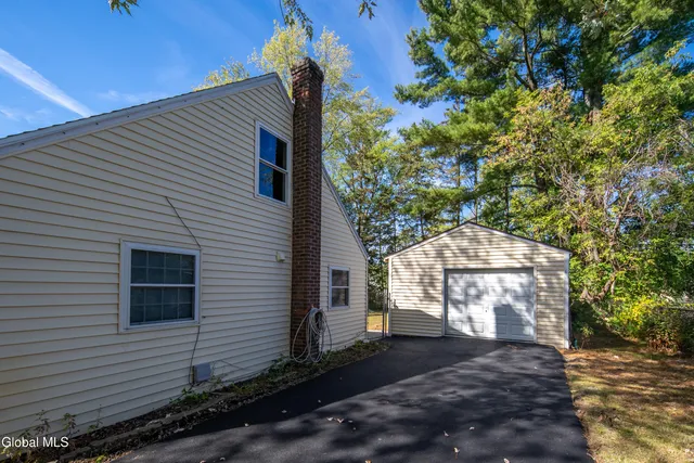 $309,000 | 11 Luella Road, Colonie, NY 12110