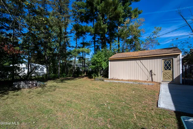 $309,000 | 11 Luella Road, Colonie, NY 12110