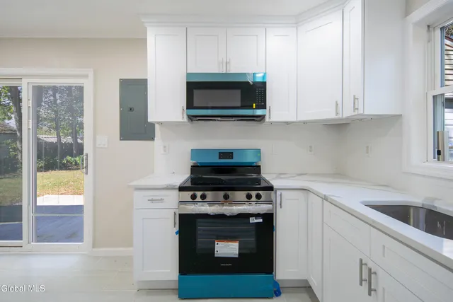 $309,000 | 11 Luella Road, Colonie, NY 12110