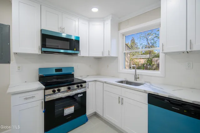 $309,000 | 11 Luella Road, Colonie, NY 12110