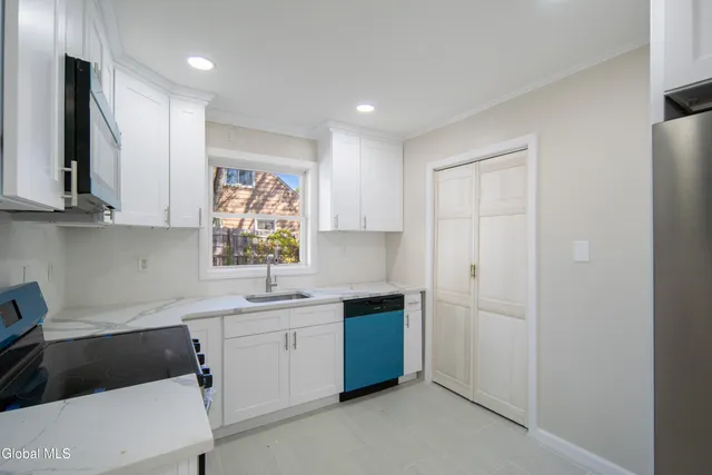 $309,000 | 11 Luella Road, Colonie, NY 12110