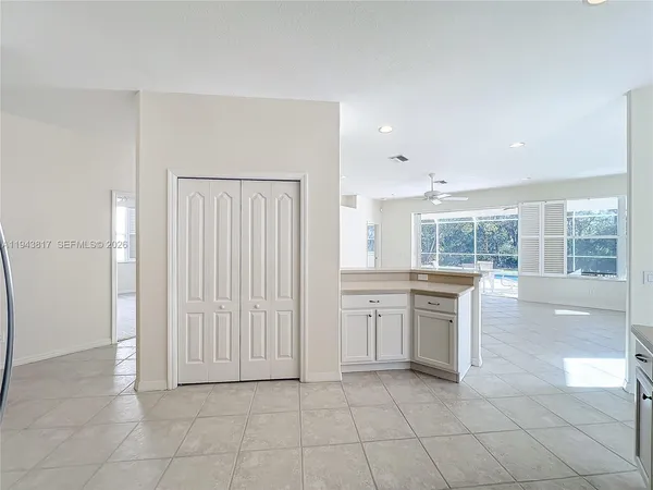 $4,195 | 4874 Sabal Lake Circle, Sarasota, FL 34238