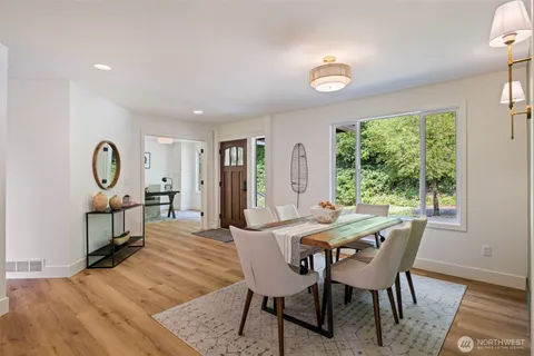 $1,600,000 | 10530 Northeast 119th Place, Kirkland, WA 98034