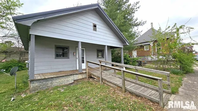 $1,000 | 202 South Liberty Street, Marion, IL 62959