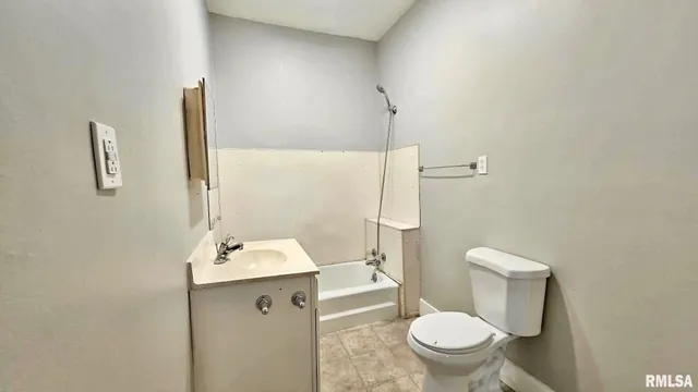 $1,000 | 202 South Liberty Street, Marion, IL 62959