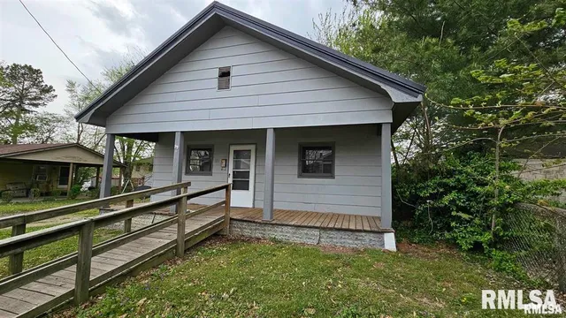 $1,000 | 202 South Liberty Street, Marion, IL 62959