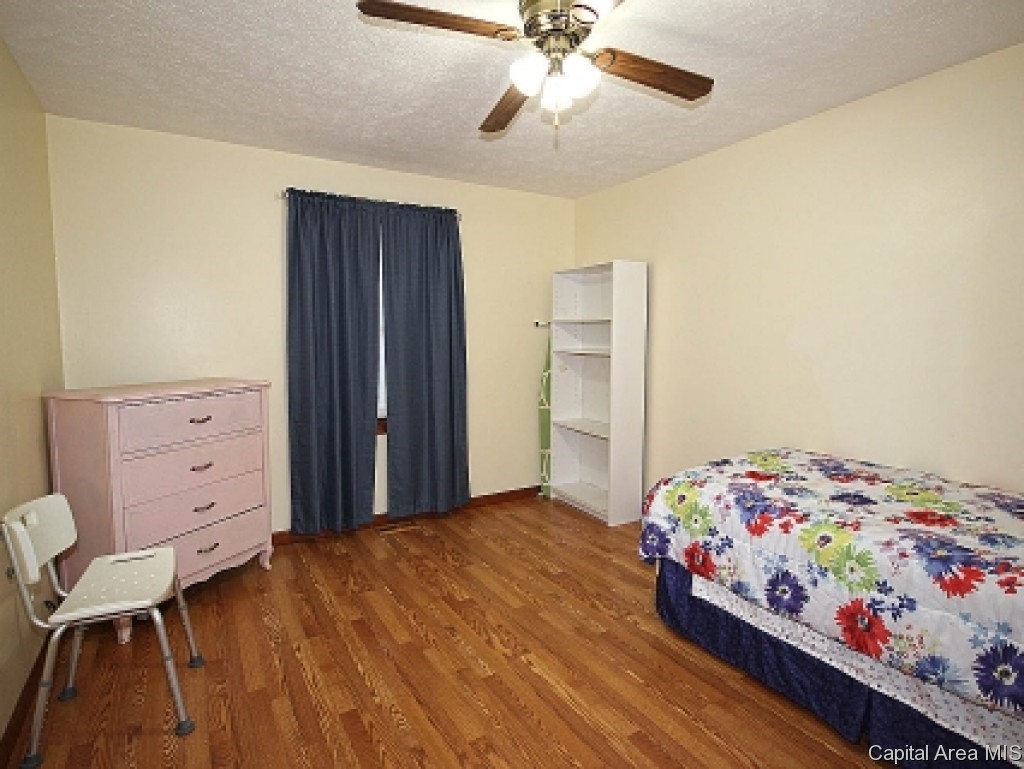 14548 Frontier Drive Athens, IL 62613 - Photo 14 of 25 Gallery Image 14