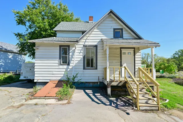 $249,900 | 305 North Lake Avenue, Twin Lakes, WI 53181