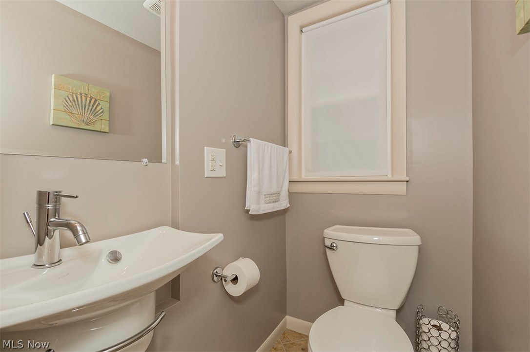 2491 Eaton Road Cleveland, OH 44118 - Photo 18 of 35 Gallery Image 18