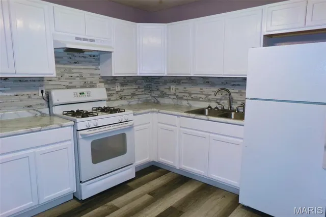 $98,500 | 860 St Bartholomew Drive, Cahokia, IL 62206