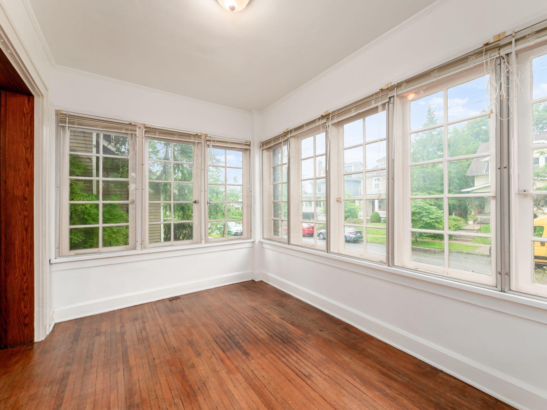 77 Crestview Road Columbus, OH 43202 - Photo 10 of 40 Bright front room could be ideal office