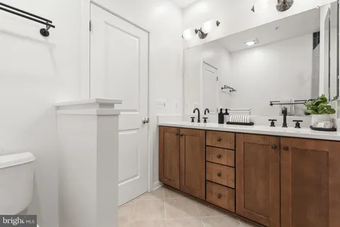 $1,175,000 | 335 L Street Southeast, Washington, DC 20003