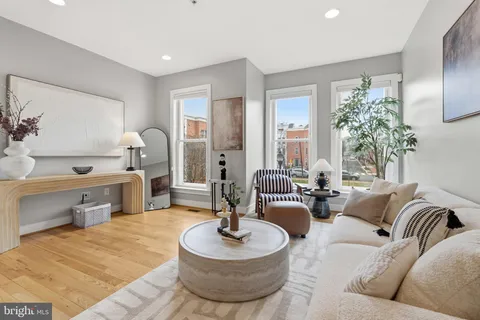 $1,175,000 | 335 L Street Southeast, Washington, DC 20003