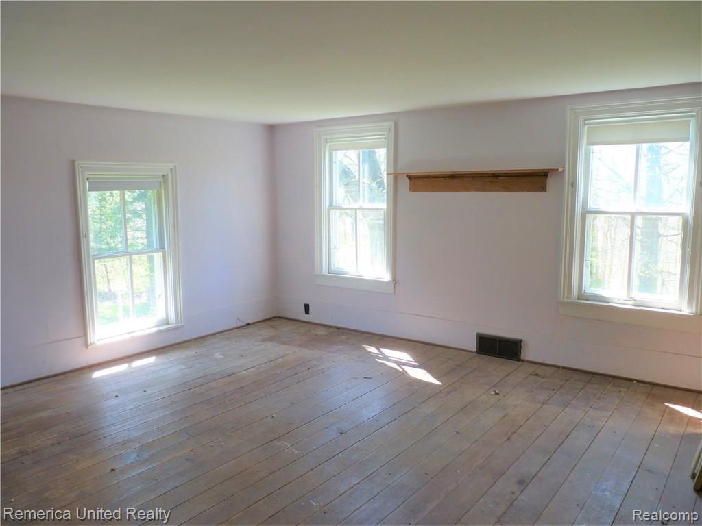 6051 Dunn Road Howell, MI 48855 - Photo 8 of 15 MASTER BEDROOM