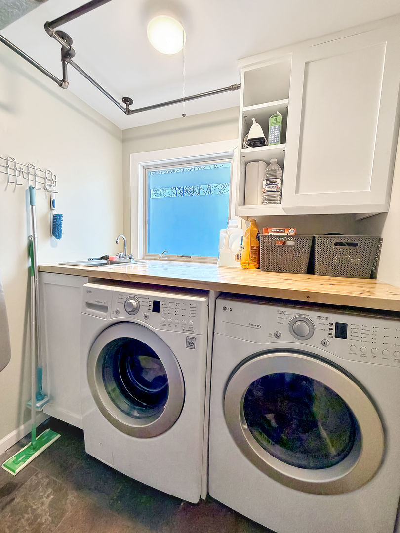 104 McClellan Street Bartlett, IL 60103 - Photo 19 of 21 a utility room with dryer and washer
