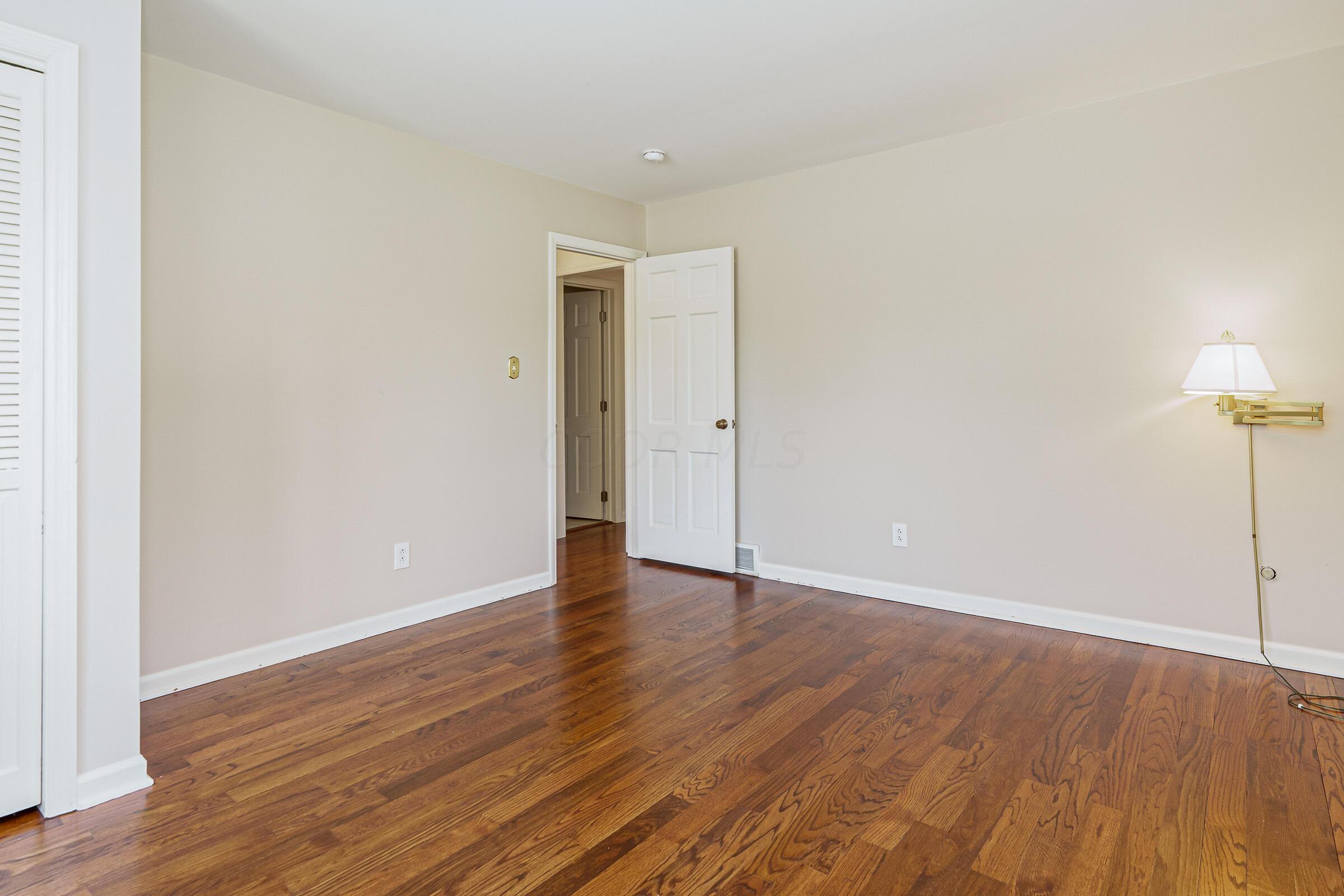 1399 La Rochelle Drive Columbus, OH 43221 - Photo 20 of 38 1399 La Rochelle Dr-37