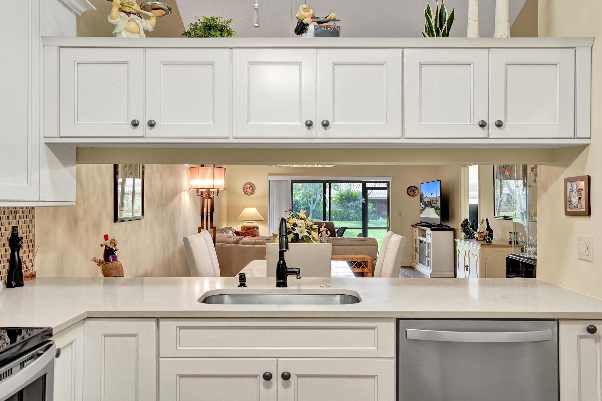 410 Buttonwood Place Boca Raton, FL 33431 - Photo 12 of 46 1000021725