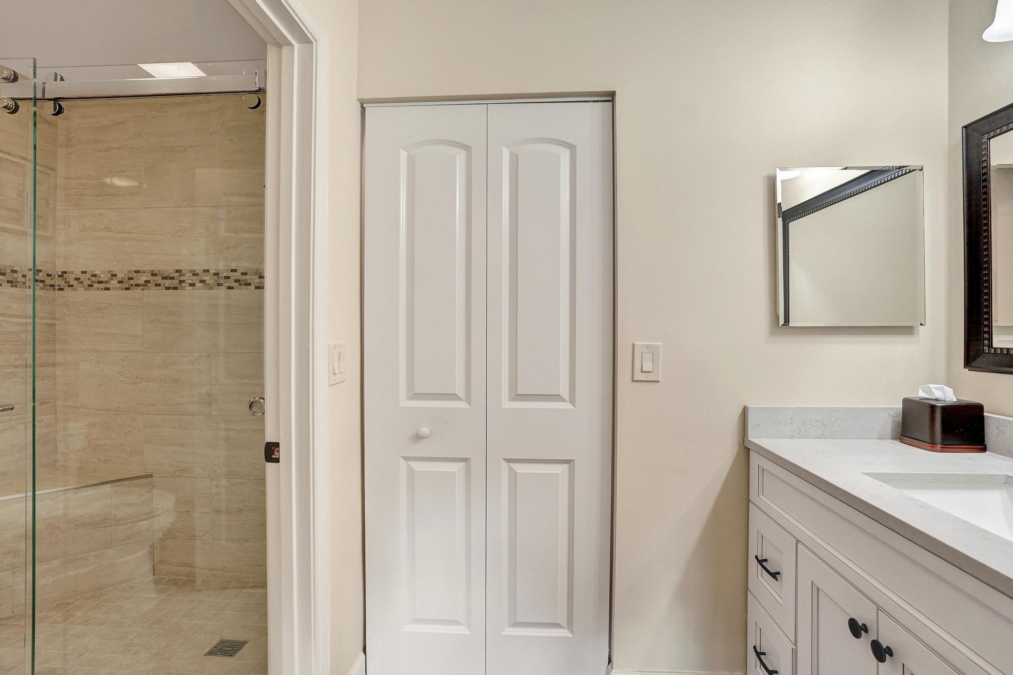 410 Buttonwood Place Boca Raton, FL 33431 - Photo 25 of 46 Walk in closet (primary Bedroom)