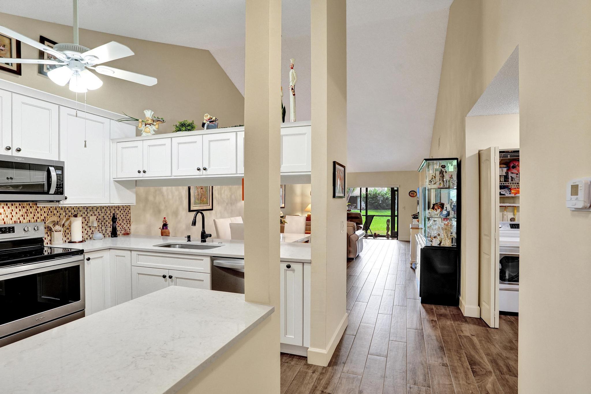 410 Buttonwood Place Boca Raton, FL 33431 - Photo 9 of 46 1000021722