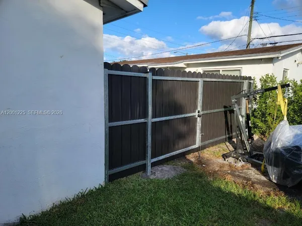 $1,999 | Riverside Farms, Miami, FL 33125