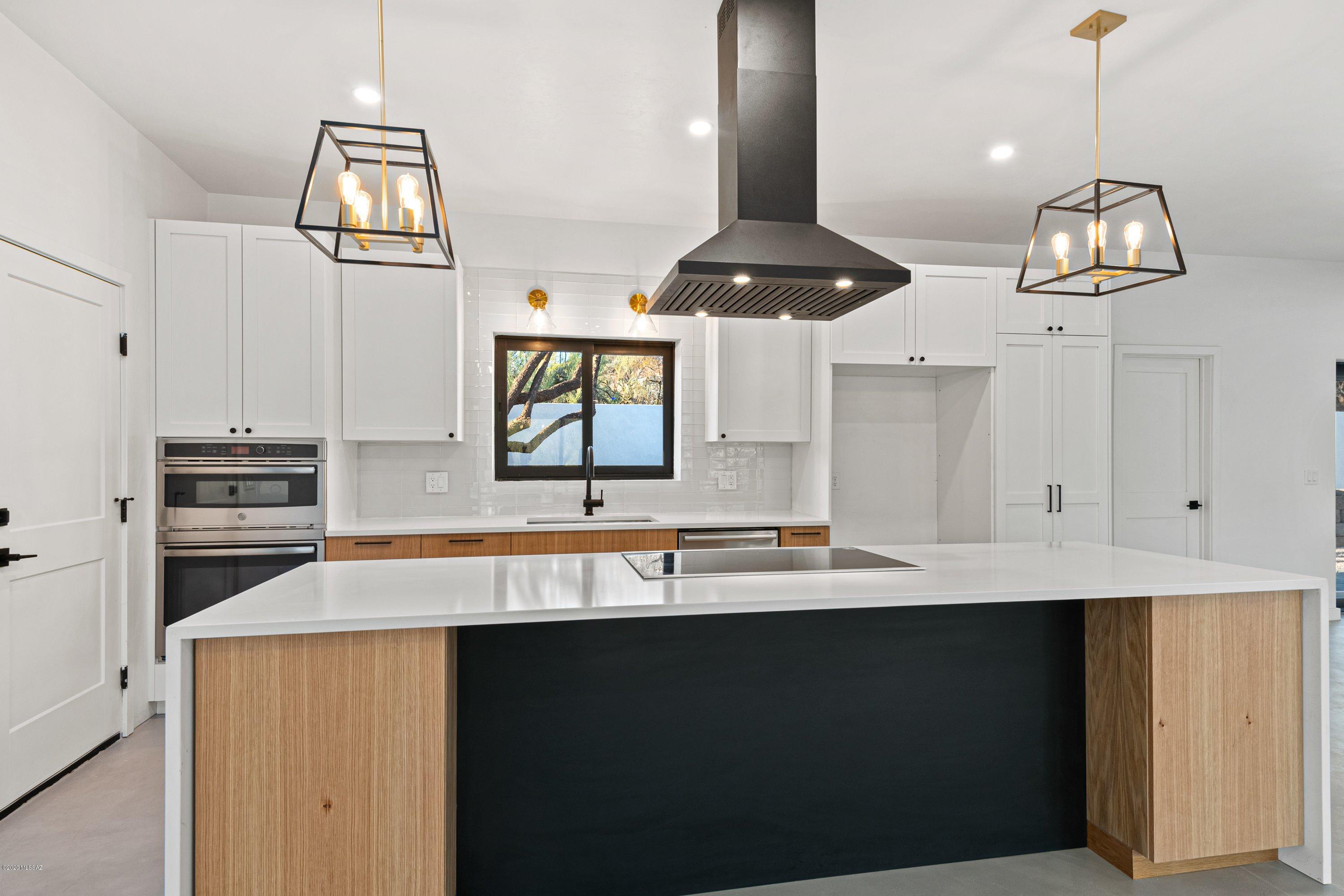 8250 East Rockgate Road Tucson, AZ 85750 - Photo 17 of 46