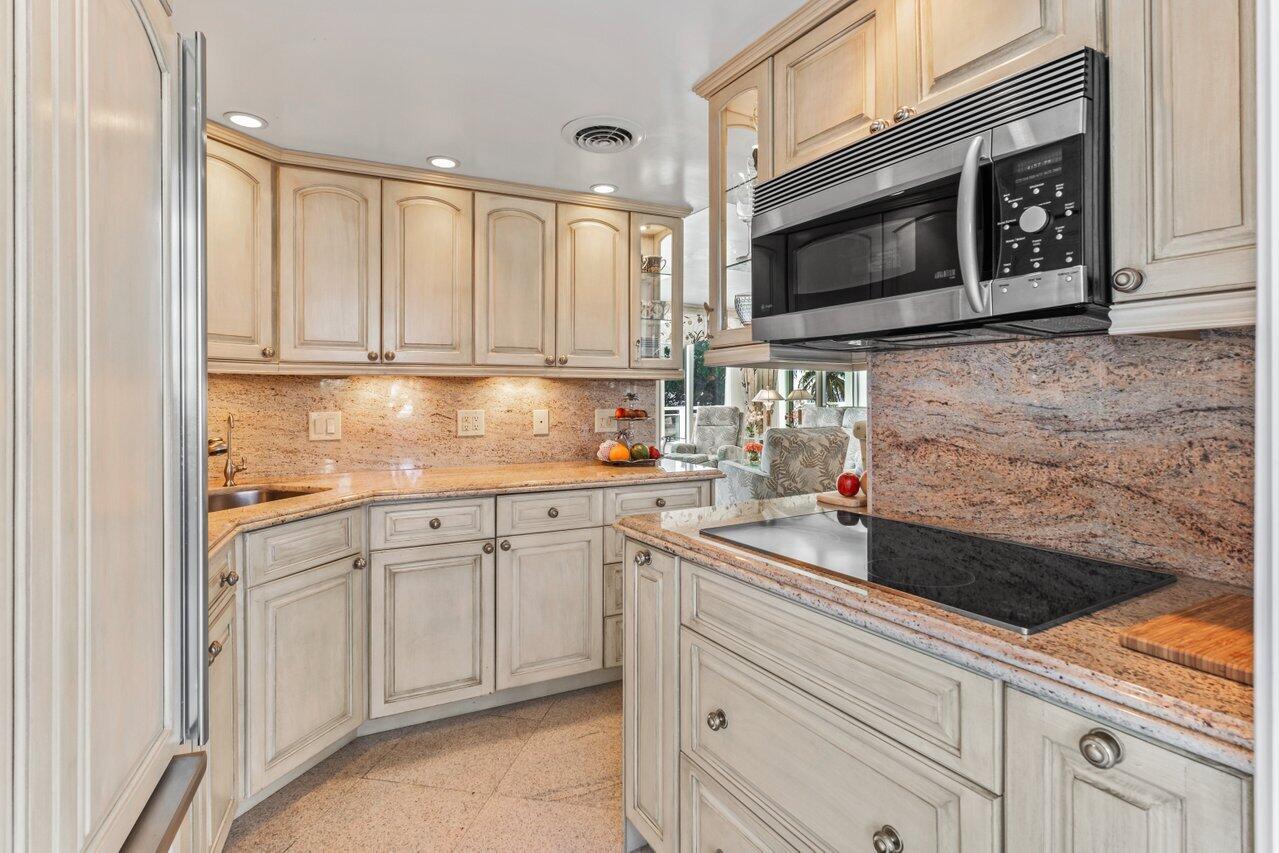 1213 South Ocean Boulevard, Unit 2B Delray Beach, FL 33483 - Photo 8 of 43 007-1213SouthOceanBoulevard-2B-DelrayBea