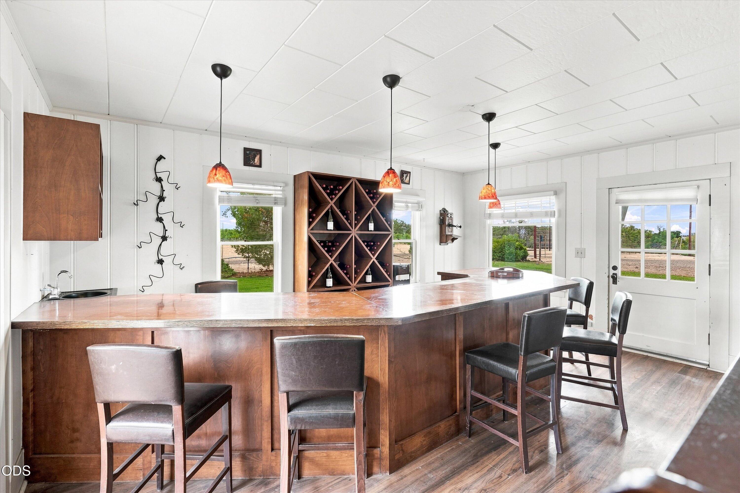 1098 Nick Young Road Eagle Point, OR 97524 - Photo 22 of 89 Gallery Image 22