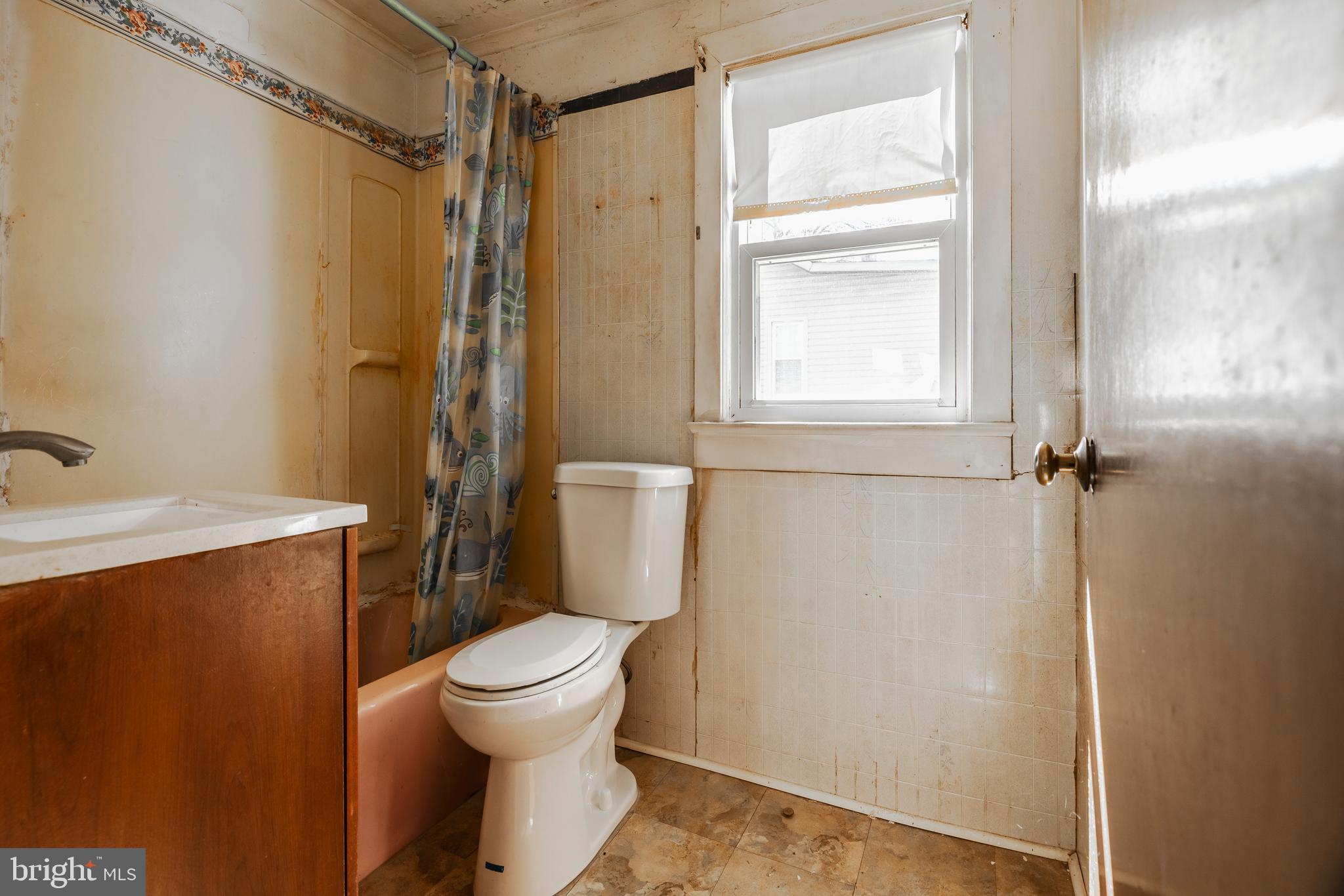 228 Rancocas Avenue Delanco, NJ 08075 - Photo 12 of 14 a bathroom with a toilet and a sink