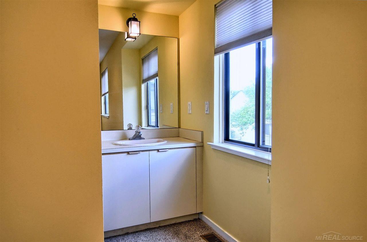 734 Hamilton Court, Unit 116 Rochester Hills, MI 48307 - Photo 24 of 28