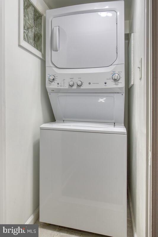 340 Gusryan Street Baltimore, MD 21224 - Photo 27 of 34 a close view of washer and dryer