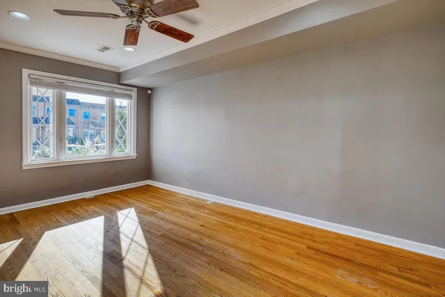a view of empty room with window