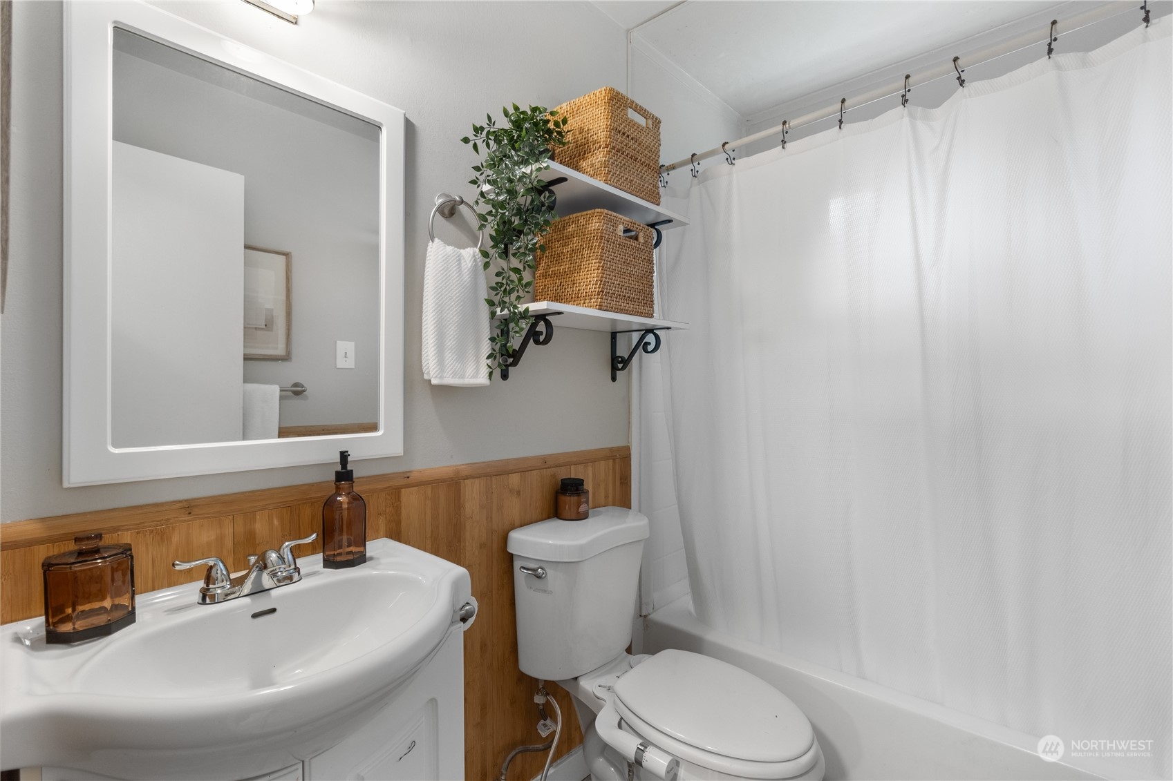 16205 Southeast Petrovitsky Road Renton, WA 98058 - Photo 17 of 21 Gallery Image 17
