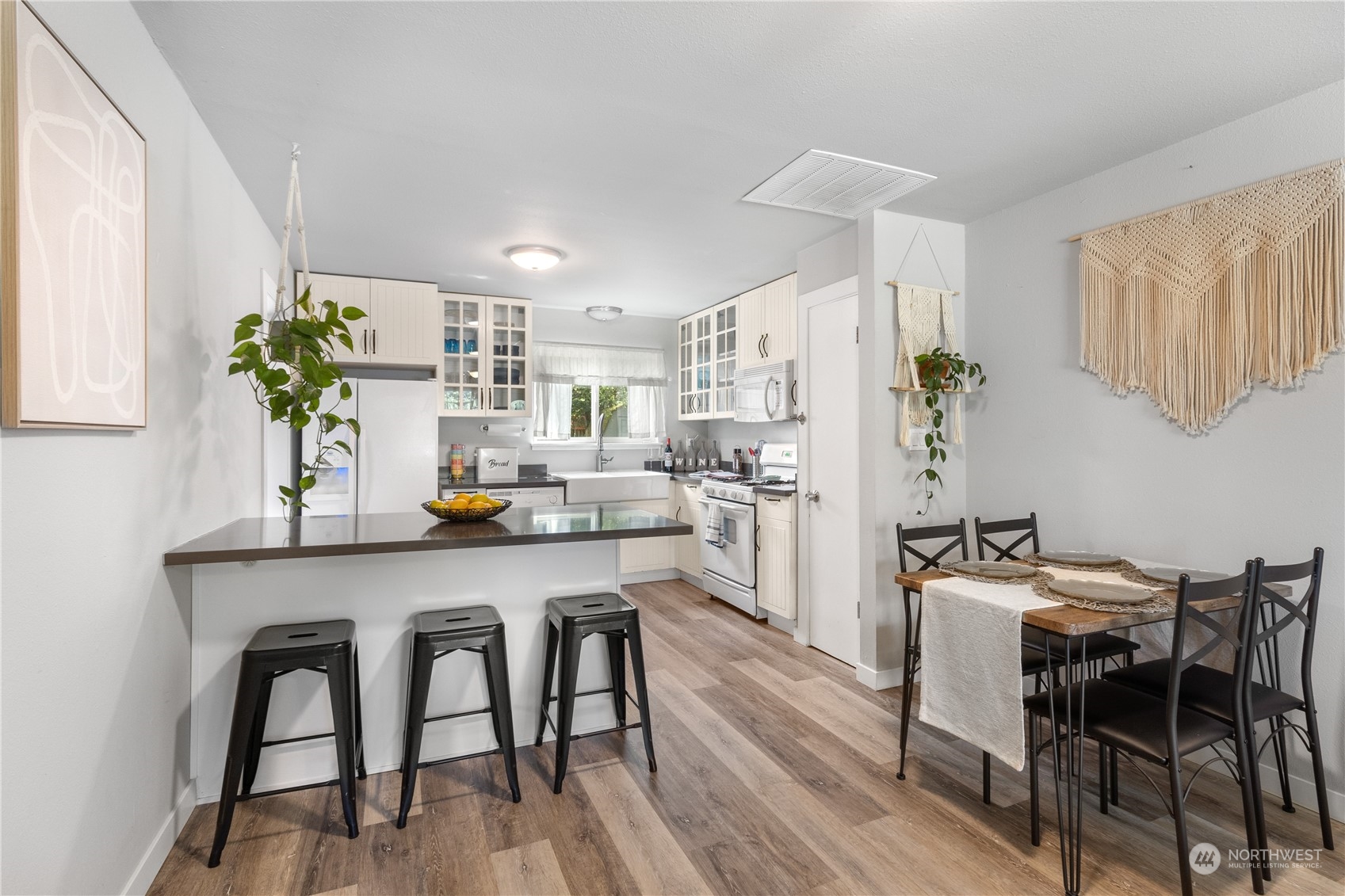 16205 Southeast Petrovitsky Road Renton, WA 98058 - Photo 6 of 21 Gallery Image 6