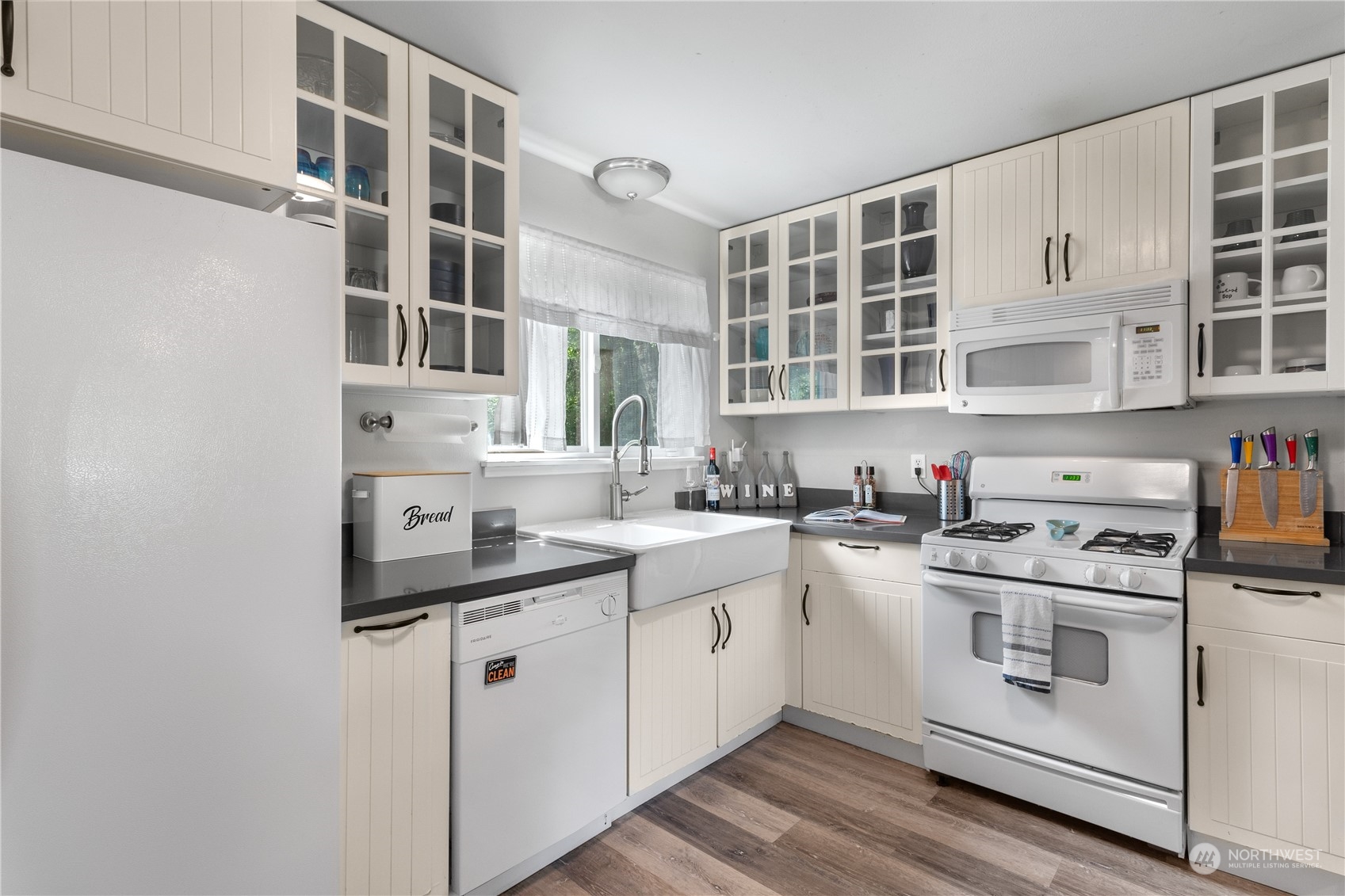 16205 Southeast Petrovitsky Road Renton, WA 98058 - Photo 8 of 21 Gallery Image 8