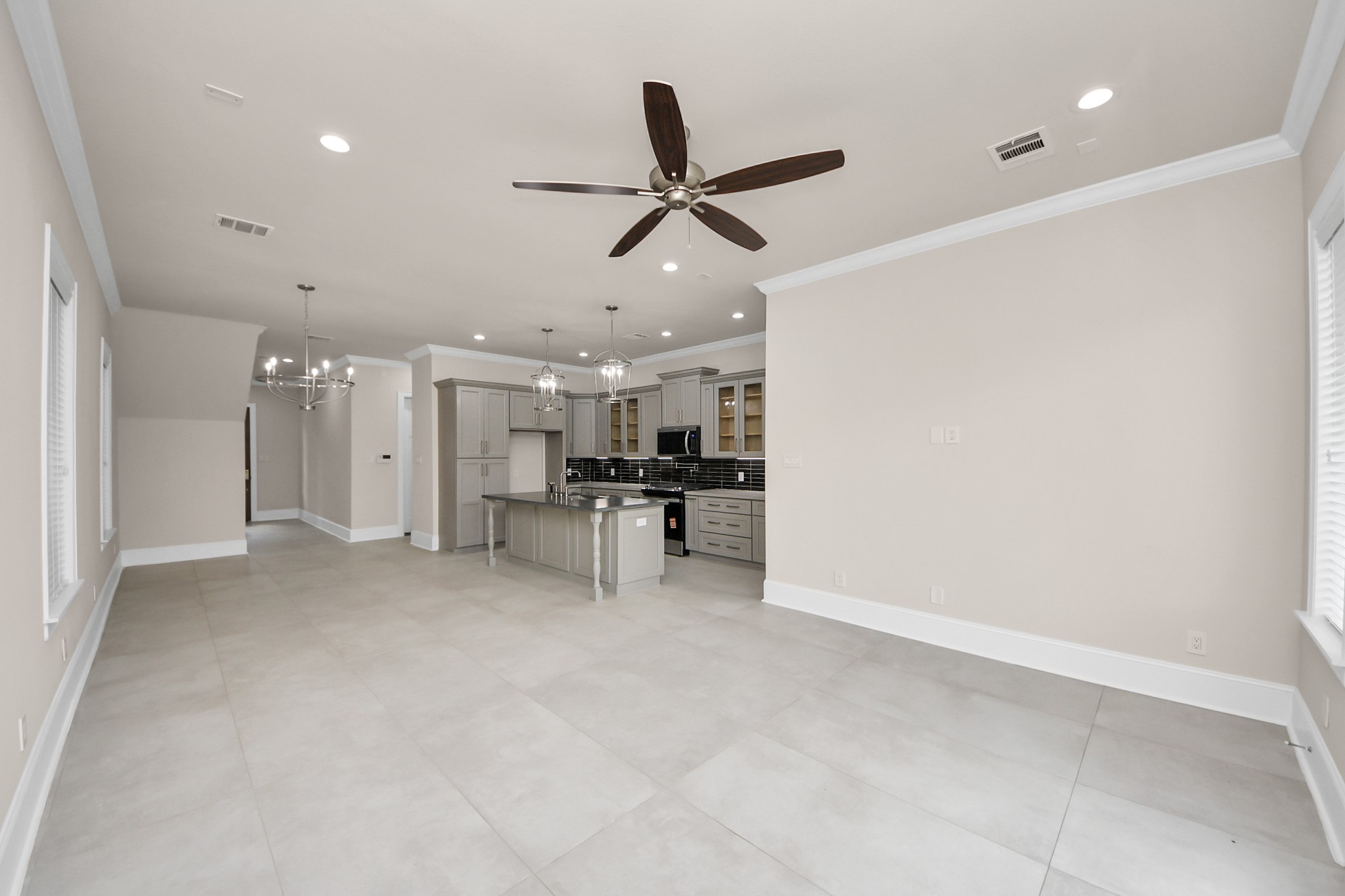 6320 Milwee Street, Unit B Houston, TX 77092 - Photo 22 of 43 a view of a livingroom with a furniture