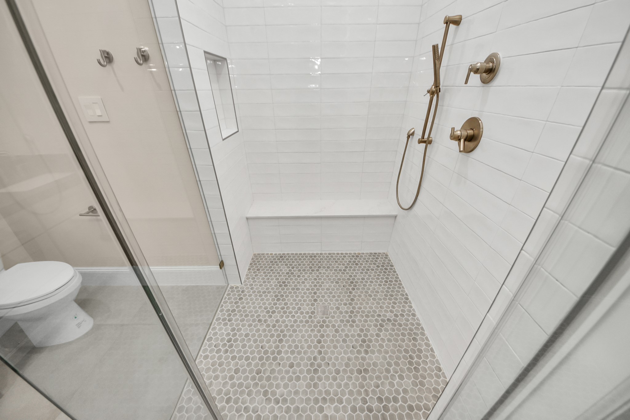 6320 Milwee Street, Unit B Houston, TX 77092 - Photo 29 of 43 a bathroom with a sink and toilet