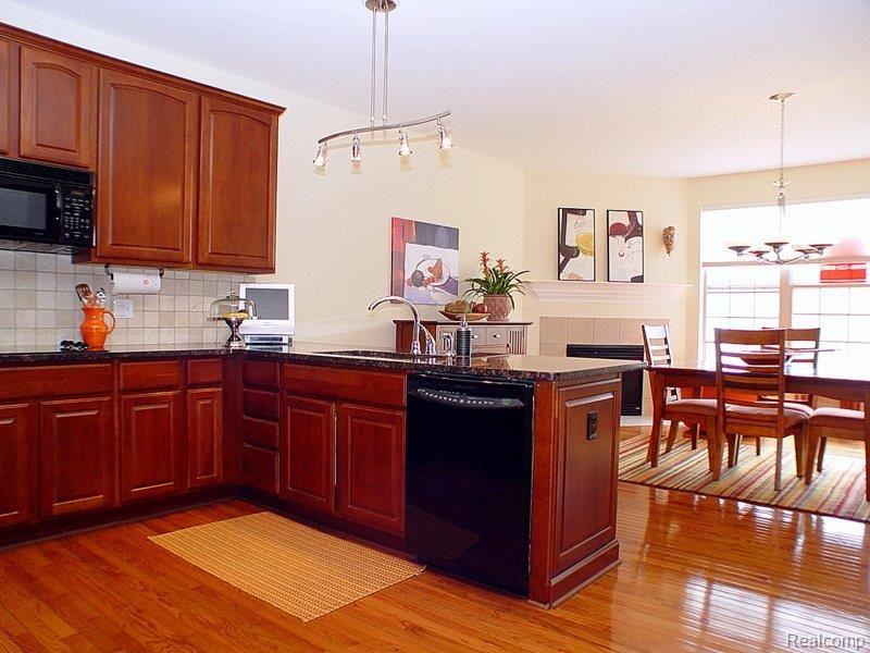 2253 Preserve Lane Rochester, MI 48309 - Photo 8 of 23 KITCHEN1