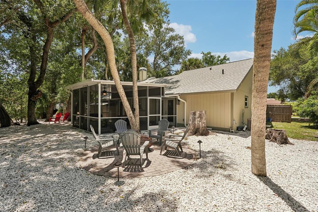 521 Avalon Road Venice, FL 34293 - Photo 24 of 31 Gallery Image 24