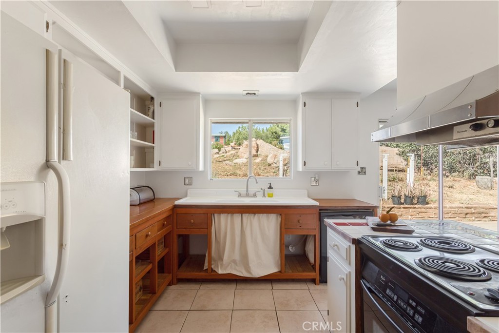 28492 Lilac Road Valley Center, CA 92082 - Photo 15 of 22 Butcher block counters