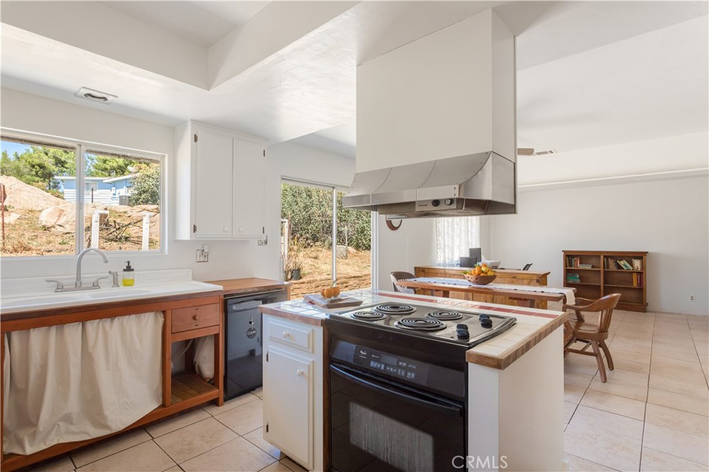 28492 Lilac Road Valley Center, CA 92082 - Photo 16 of 22 Great kitchen