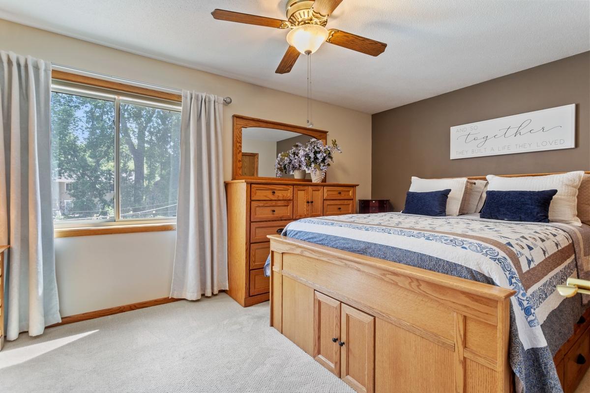 12041 Robin Road Maple Grove, MN 55369 - Photo 15 of 33 Gallery Image 15
