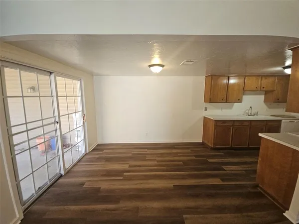 $1,800 | 2109 Fleur De Lis Court, Arlington, TX 76012