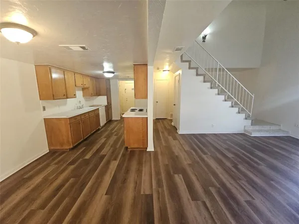 $1,800 | 2109 Fleur De Lis Court, Arlington, TX 76012