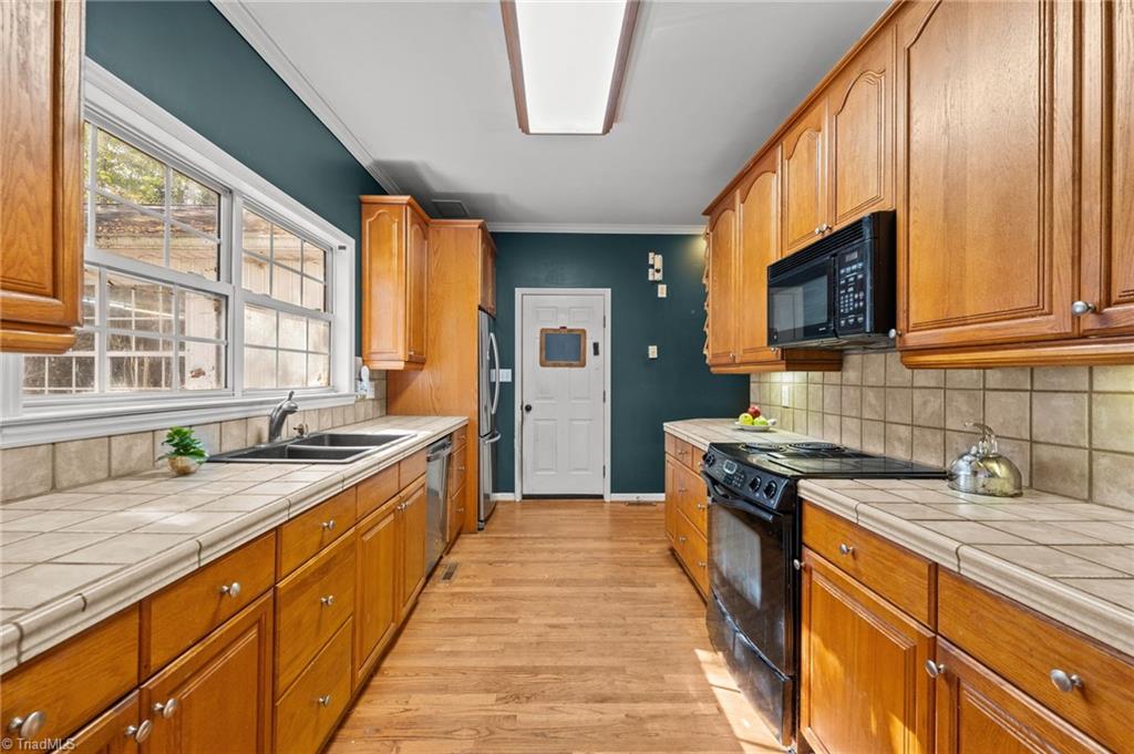 1040 Sycamore Street King, NC 27021 - Photo 13 of 46