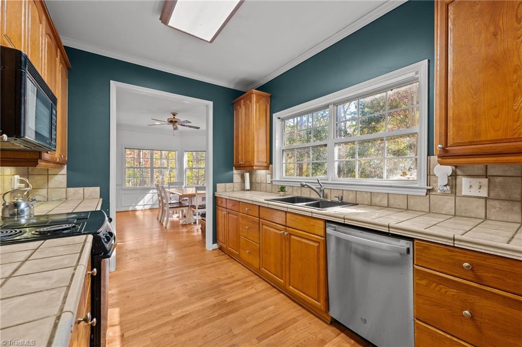 1040 Sycamore Street King, NC 27021 - Photo 15 of 46