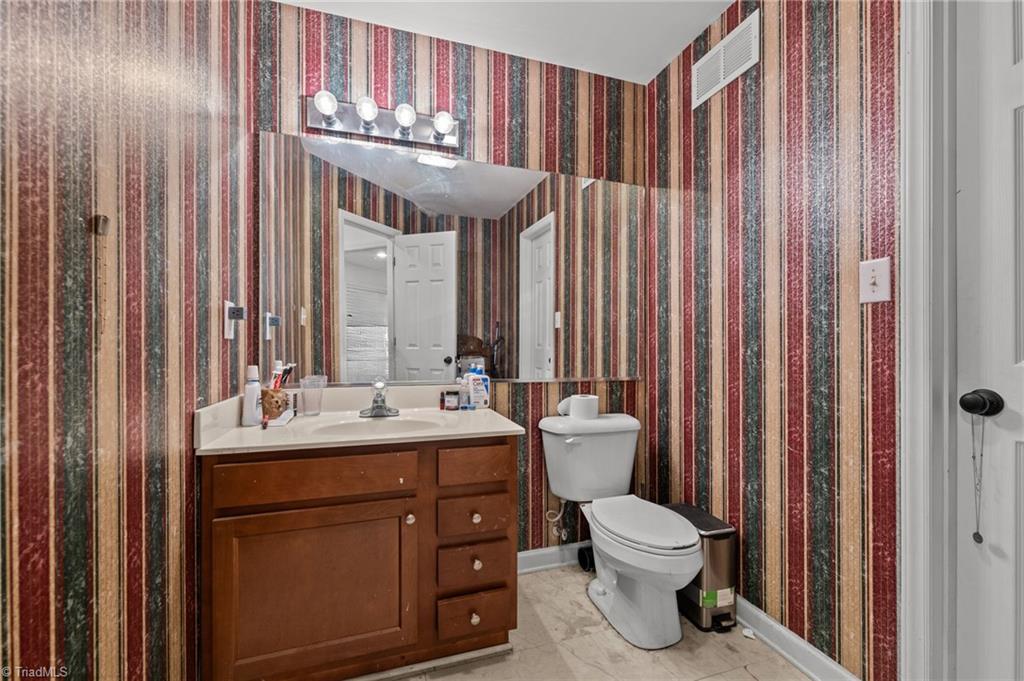 1040 Sycamore Street King, NC 27021 - Photo 23 of 46