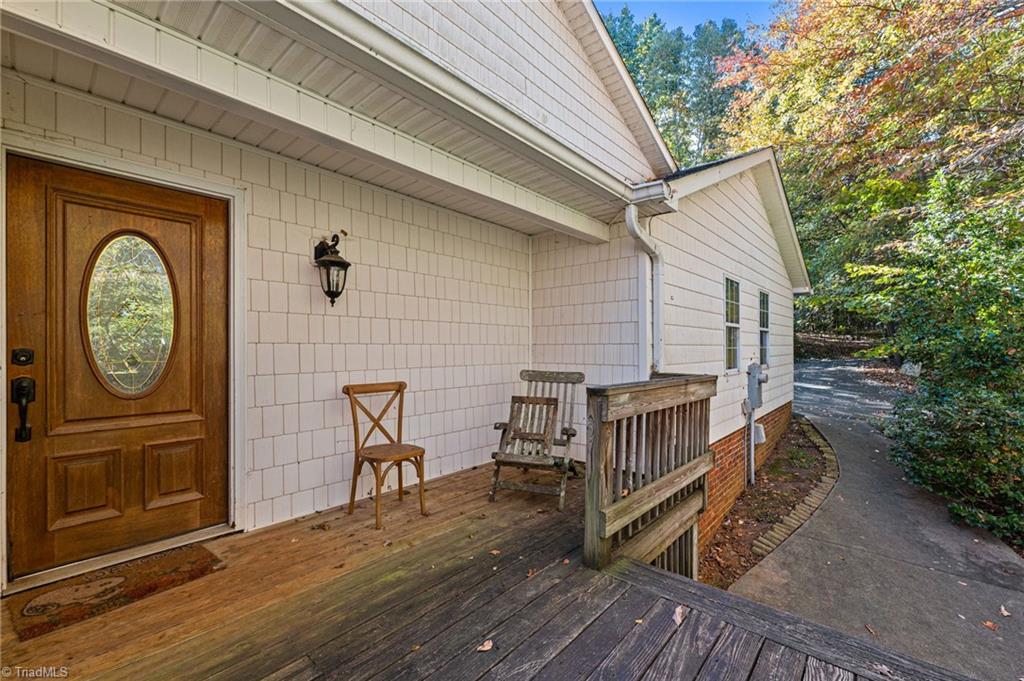 1040 Sycamore Street King, NC 27021 - Photo 3 of 46